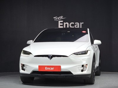 TESLA MODEL X - 2