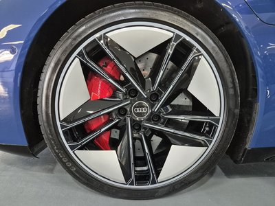 AUDI RS E-TRON GT - 6