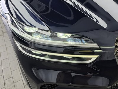 2022 Genesis GV70 photo 9