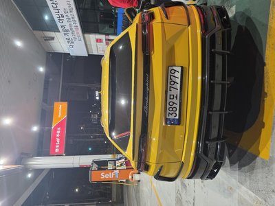 LAMBORGHINI URUS - 4