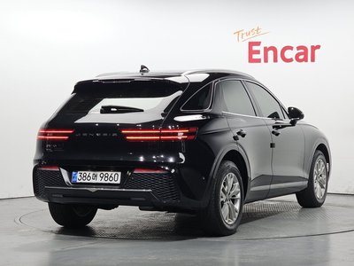 صورة 4 لـ 2021 Genesis GV70