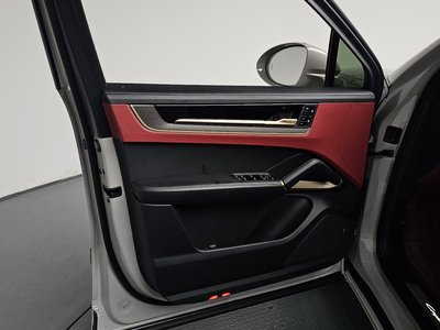 2025 Porsche CAYENNE — миниатюра 14