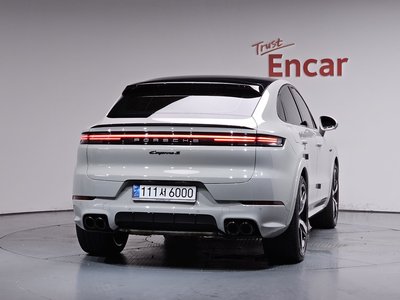 2025 Porsche CAYENNE 照片 4
