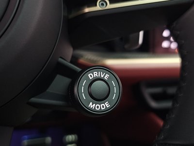 2025 Porsche CAYENNE — миниатюра 33