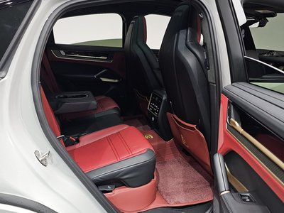 2025 Porsche CAYENNE — миниатюра 17