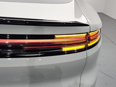 2025 Porsche CAYENNE 照片 10