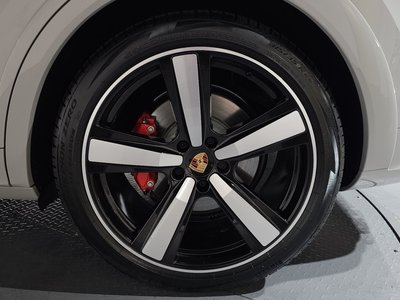 2025 Porsche CAYENNE 照片 8