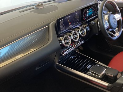 MERCEDES-BENZ GLA - 9