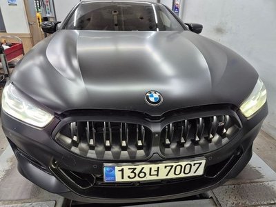 BMW 8 SERIES - 1