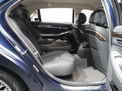2019 Genesis G90 — миниатюра 17