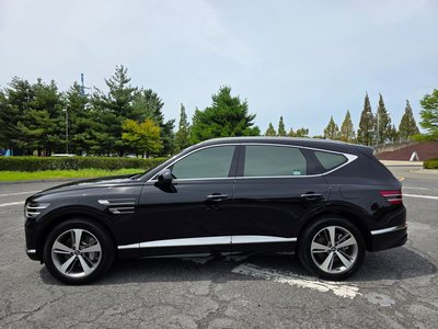 2022 Genesis GV80 photo 2