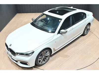 BMW 7 SERIES - 8