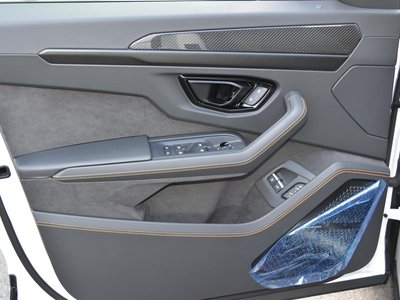 صورة مصغرة 39 لـ 2026 Lamborghini URUS