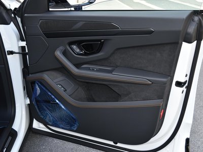 صورة مصغرة 48 لـ 2026 Lamborghini URUS