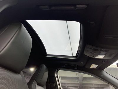 صورة مصغرة 35 لـ 2024 Lexus UX