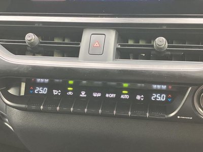 صورة مصغرة 36 لـ 2024 Lexus UX