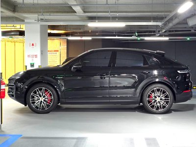 PORSCHE CAYENNE - 4