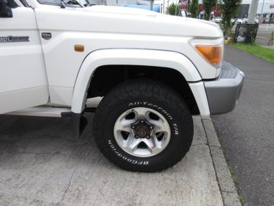 TOYOTA LAND CRUISER 70 - 10