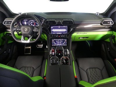 2024 Lamborghini URUS — фото 3