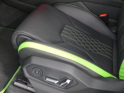 2024 Lamborghini URUS thumbnail 11