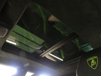 2024 Lamborghini URUS thumbnail 17