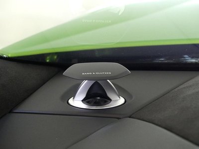 2024 Lamborghini URUS thumbnail 18