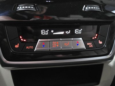 2026 BMW X6 thumbnail 11