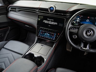 صورة 13 لـ 2023 Maserati GRECALE