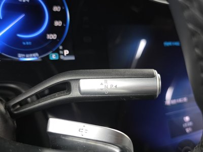 MERCEDES-BENZ EQS - 9