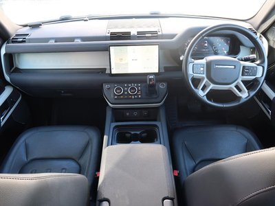 LAND ROVER DEFENDER - 2