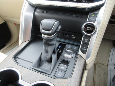2023 Toyota LAND CRUISER 300 — миниатюра 108