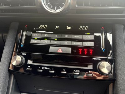 صورة مصغرة 16 لـ 2023 Lexus IS
