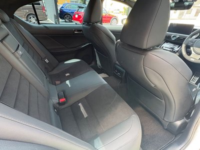 صورة مصغرة 22 لـ 2023 Lexus IS