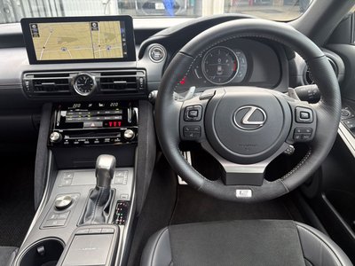 صورة 4 لـ 2023 Lexus IS