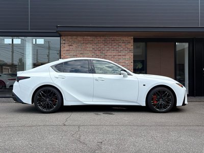 صورة 3 لـ 2023 Lexus IS