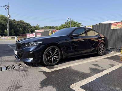 BMW 5 SERIES - 3
