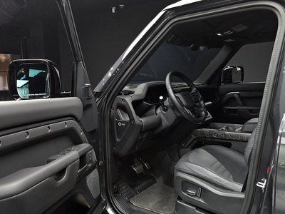 LAND ROVER DEFENDER - 10