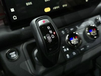 LAND ROVER DEFENDER - 9