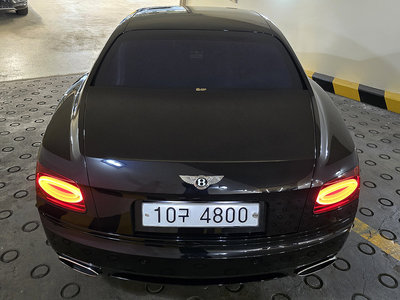 BENTLEY FLYING SPUR - 3