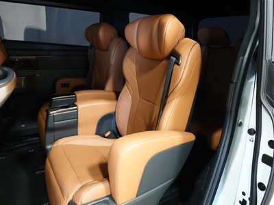 2025 Toyota VELLFIRE photo 7