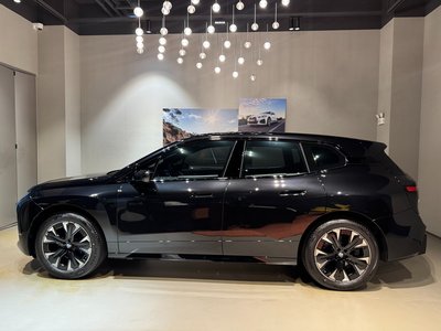 2026 BMW IX photo 7