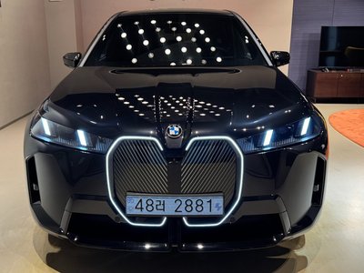 2026 BMW IX photo 4
