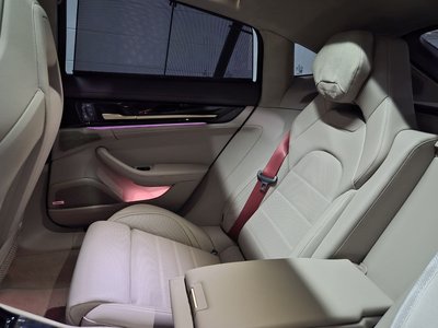 PORSCHE PANAMERA - 10
