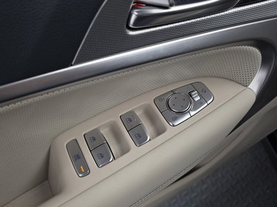 صورة مصغرة 27 لـ 2024 Genesis THE NEW G70