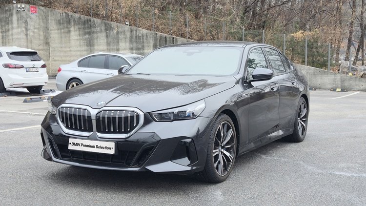BMW 5 SERIES - View 1