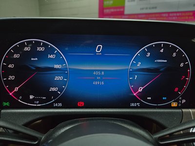 MERCEDES-BENZ E-CLASS - 8