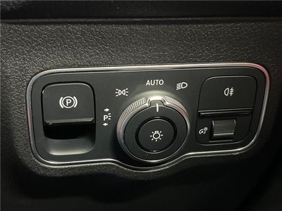 MERCEDES-BENZ GLB - 9