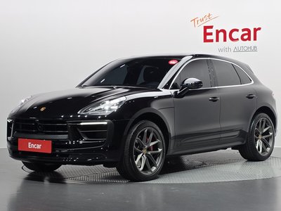 PORSCHE MACAN - 1