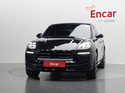 PORSCHE MACAN - 2