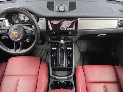 PORSCHE MACAN - 5